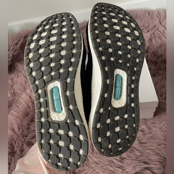 Adidas Ultraboost Made to be REMA - Picture 5 of 5